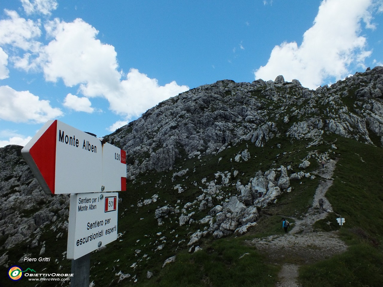 74 Rientrati al Passo la Forca (1848 m).JPG